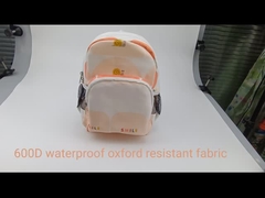 Çocuk okul sırtı.